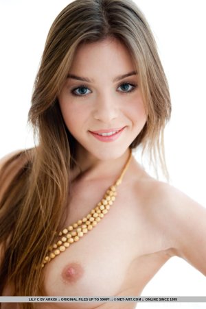 lily-c-fulmini-15 thefappeningblog.com.jpg