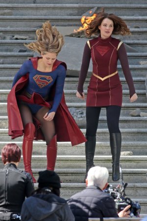 Melissa Benoist – upskirt 2__5_with Erica Durance.jpg