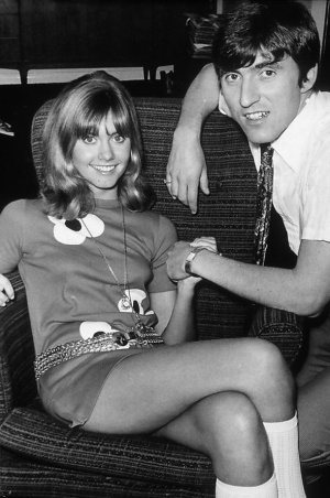 Olivia Newton-John I9QeIGX3.jpg