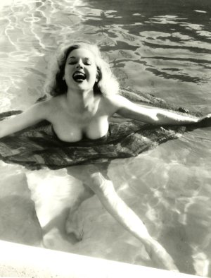 Betty Brosmer aka Betty Weider -wiki 23167633531 .jpg