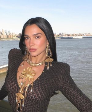 DUA   LIPA Styist @lorenzoposocco Nails @nailsbymei Hair @evaniefrausto Makeup @katiejanehughe...jpg