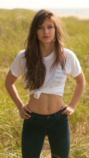 Melissa Benoist (3).jpg