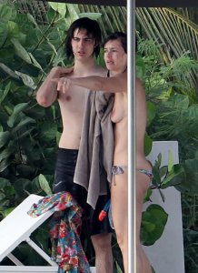 TheFappeningBlog.com - Paulina Porizkova Topless 8.jpg