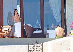 TheFappeningBlog.com - Heidi Klum Sexy & Topless 1.jpg