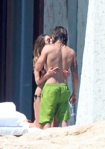 TheFappeningBlog.com - Heidi Klum Sexy & Topless 106.jpg