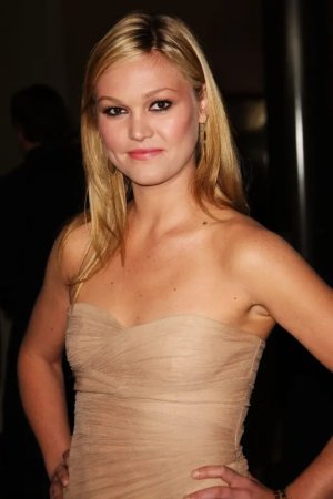 Julia-Stiles-hot.jpg