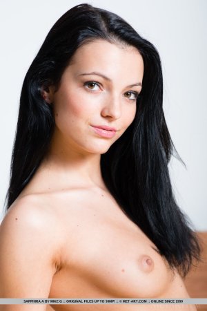 sapphira-a-emizi-14 thefappeningblog.com.jpg