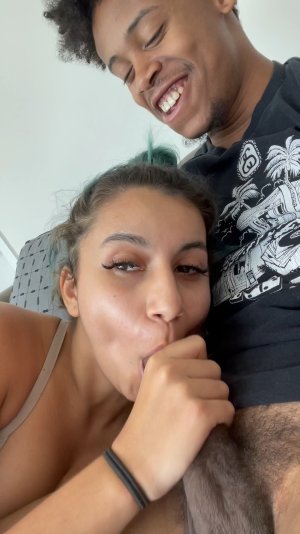 Roxie Sinner Morning BBC Fuck with Lil D Video Leaked FappTime.com.mp4_snapshot_01.05.003.jpg