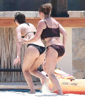 Katharine-McPhee-in-Black-Bikini--18.jpg