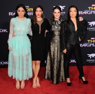 Thor Ragnarok Premiere with cast 54008842_1-64.jpg