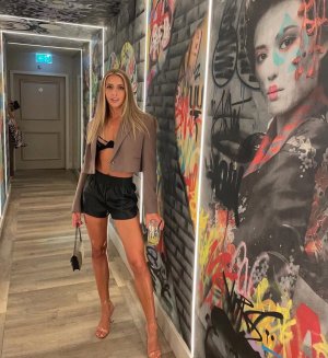 Dakota Ditcheva (20).jpg