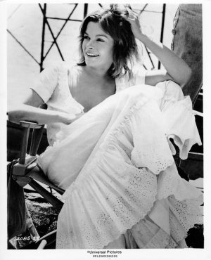 Genevieve Bujold (4).jpg