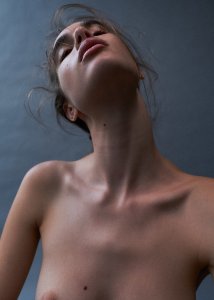 TheFappeningBlog.com - Zoi Mantzakanis Nude & Sexy 6.jpg