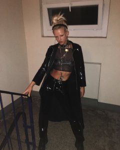 TheFappeningBlog.com - Katie Kuips Nude & Sexy 35.jpg