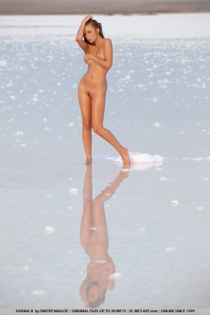 darina-b-fiocco-01 thefappeningblog.com.jpg