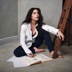 Inbar Lavi - holding a pencil 144925054_il.jpg