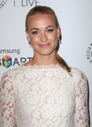 Yvonne Strahovski (984).jpg