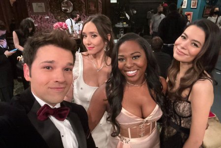 Miranda Cosgrove (14).jpg