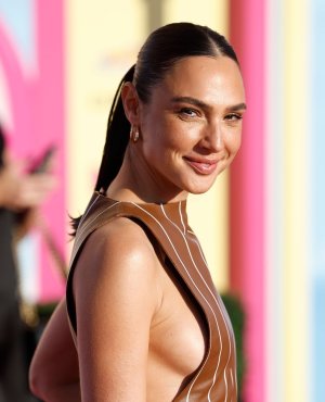 0709_Gal-BarbiePremiereLA__2_ BARBIE.jpg