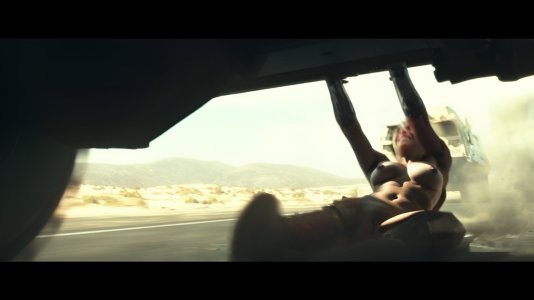 Gal Gadot - Wonder Woman 1984   5kufPuYI_o fake.jpg