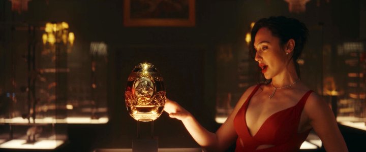 Red Notice 246811189_4.jpg