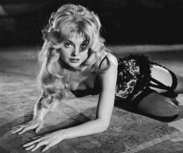 Nadja Tiller (40).jpg