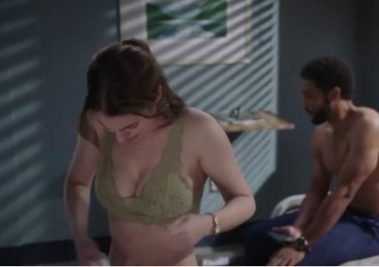 Adelaide Kane - Greys Anatomy s21ep18 screencap 3.jpg