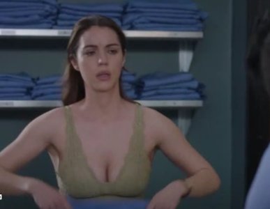 Adelaide Kane - Greys Anatomy s21ep18 screencap 11.jpg