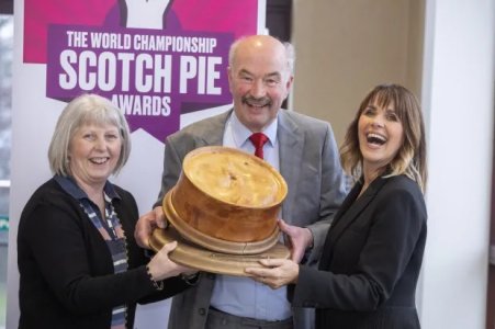 2021-iconic-scotch-pie-told-790873777v.jpg