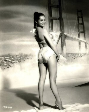 Nancy Kwan Flower Drum Song -Lmn5p3zHBX1qf826yo1_500.jpg