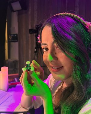 D4 too sharp and deadly A few jellybeans will take the edge off! Pictured in slide 2- the devi...jpg