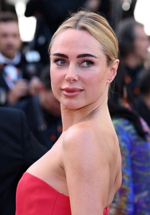 kimberley-garner-at-a-private-life-premiere-at-78th-cannes-film-festival-05-20-2025-2.jpg kimberley-garner-at-a-private-life-premiere-at-78th-cannes-film-festival-05-20-2025-2.jpg