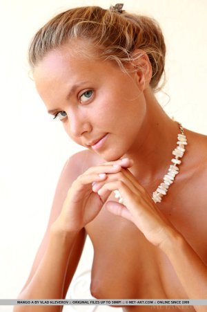 mango-a-tazen-14 thefappeningblog.com.jpg