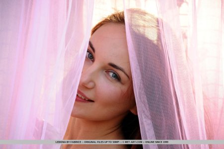 ledona-perate-01 thefappeningblog.com.jpg