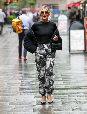 Ashley_Roberts_out_of_Heart_Breakfast_studios_in_London_05212025__5_.jpg