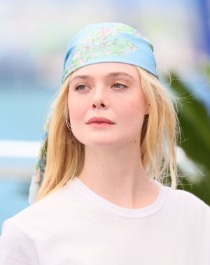 elle-fanning-at-sentimental-value-photocall-at-78th-cannes-film-festival-05-22-2025-8.jpg