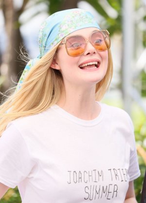 elle-fanning-at-sentimental-value-photocall-at-78th-cannes-film-festival-05-22-2025-6.jpg