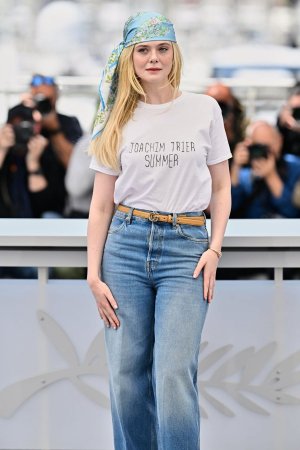 elle-fanning-at-sentimental-value-photocall-at-78th-cannes-film-festival-05-22-2025-5.jpg