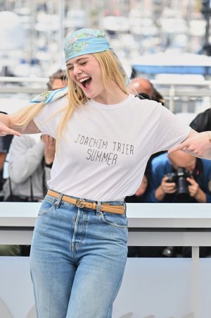 elle-fanning-at-sentimental-value-photocall-at-78th-cannes-film-festival-05-22-2025-4.jpg