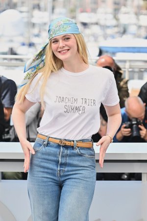 elle-fanning-at-sentimental-value-photocall-at-78th-cannes-film-festival-05-22-2025-9.jpg