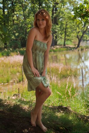 babe-with-hot-natural-curves-gets-naked-outdoors-by-the-river-02 thefappeningblog.com.jpg