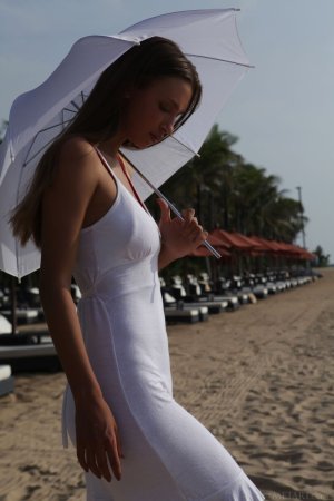 elin-goes-wild-in-some-nice-solo-action-with-a-lot-of-naughty-positions-01 thefappeningblog.com.jpg