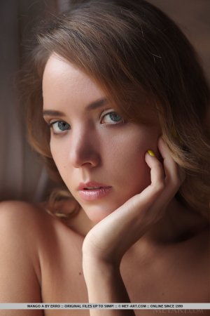 foxy-busty-beauty-mango-a-seduces-in-sexy-high-heels-and-slowly-undresses-04 thefappeningblog....jpg