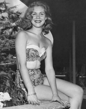 Elizabeth Montgomery (1950s).jpg