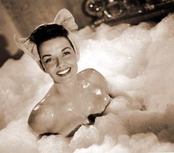 Jane Russell - DzhS34R.jpeg