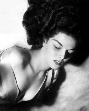 Jane Russell 1940s 17.jpg