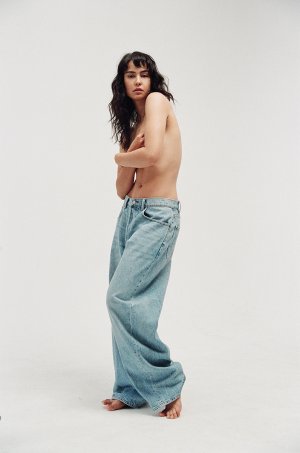 Courtney_Eaton_Flaunt_Magazine_May_2025_1.jpg