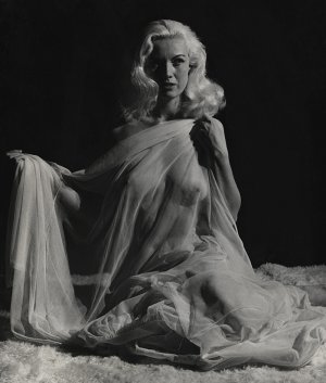 Bunny Yeager (15).jpg