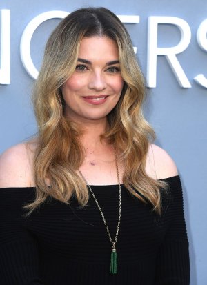 annie-murphy-at-nine-perfect-strangers-season-2-premiere-in-beverly-hills-05-15-2025-0.jpg