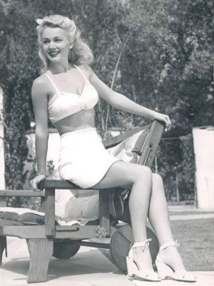 Carole Landis in the 1940s -09-.jpg